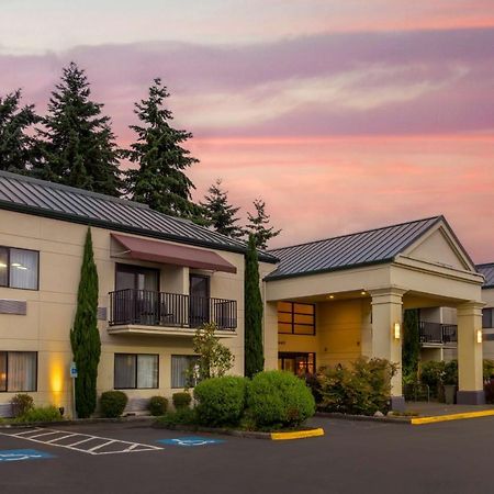 Best Western Plus Plaza By The Green Hotel Kent Exterior photo