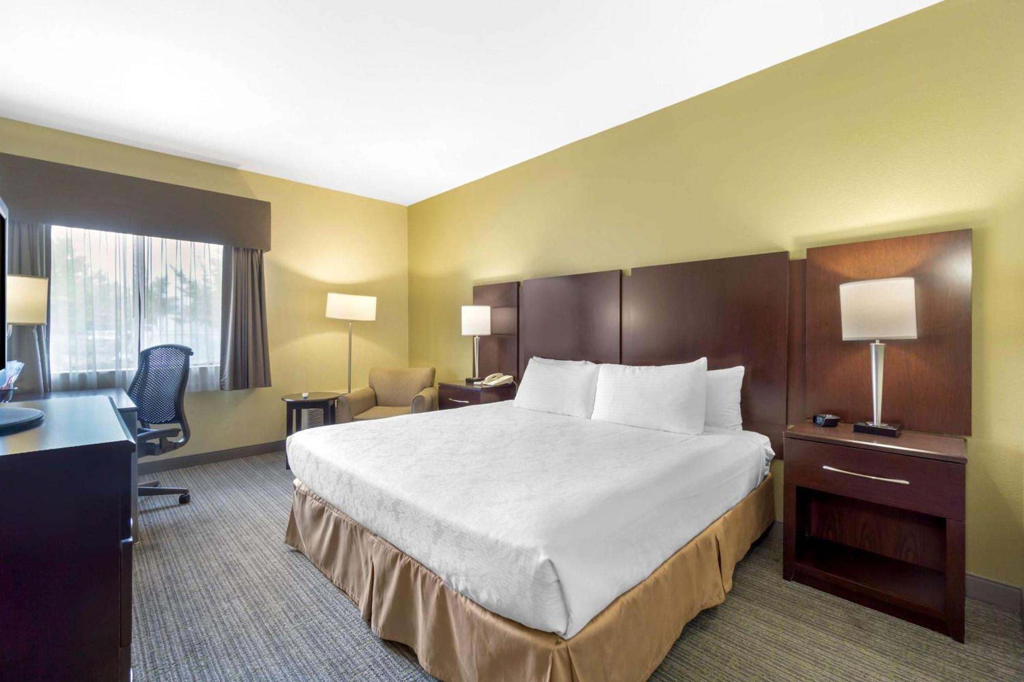 Best Western Plus Plaza By The Green Kent Exterior photo