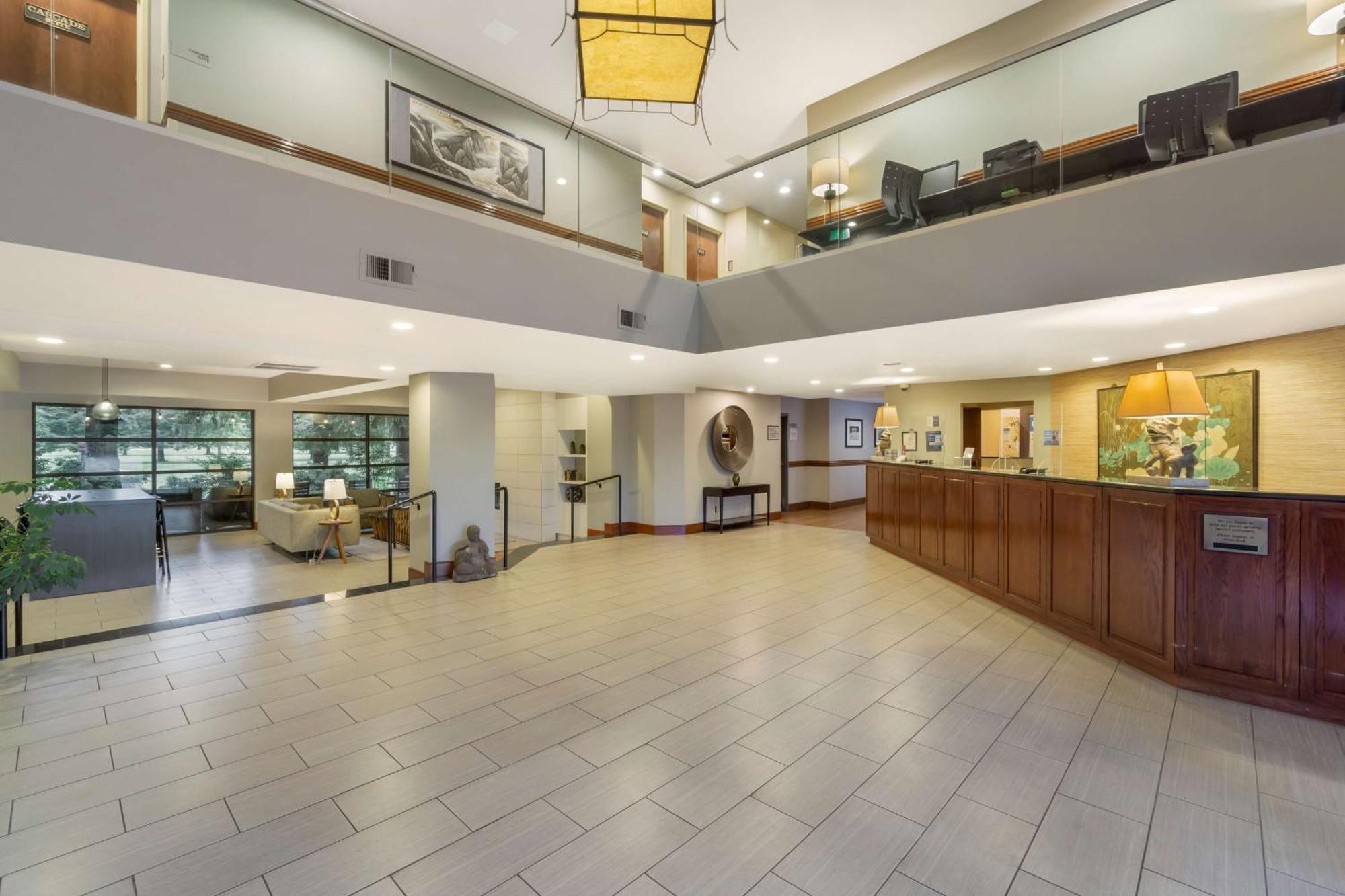 Best Western Plus Plaza By The Green Kent Exterior photo