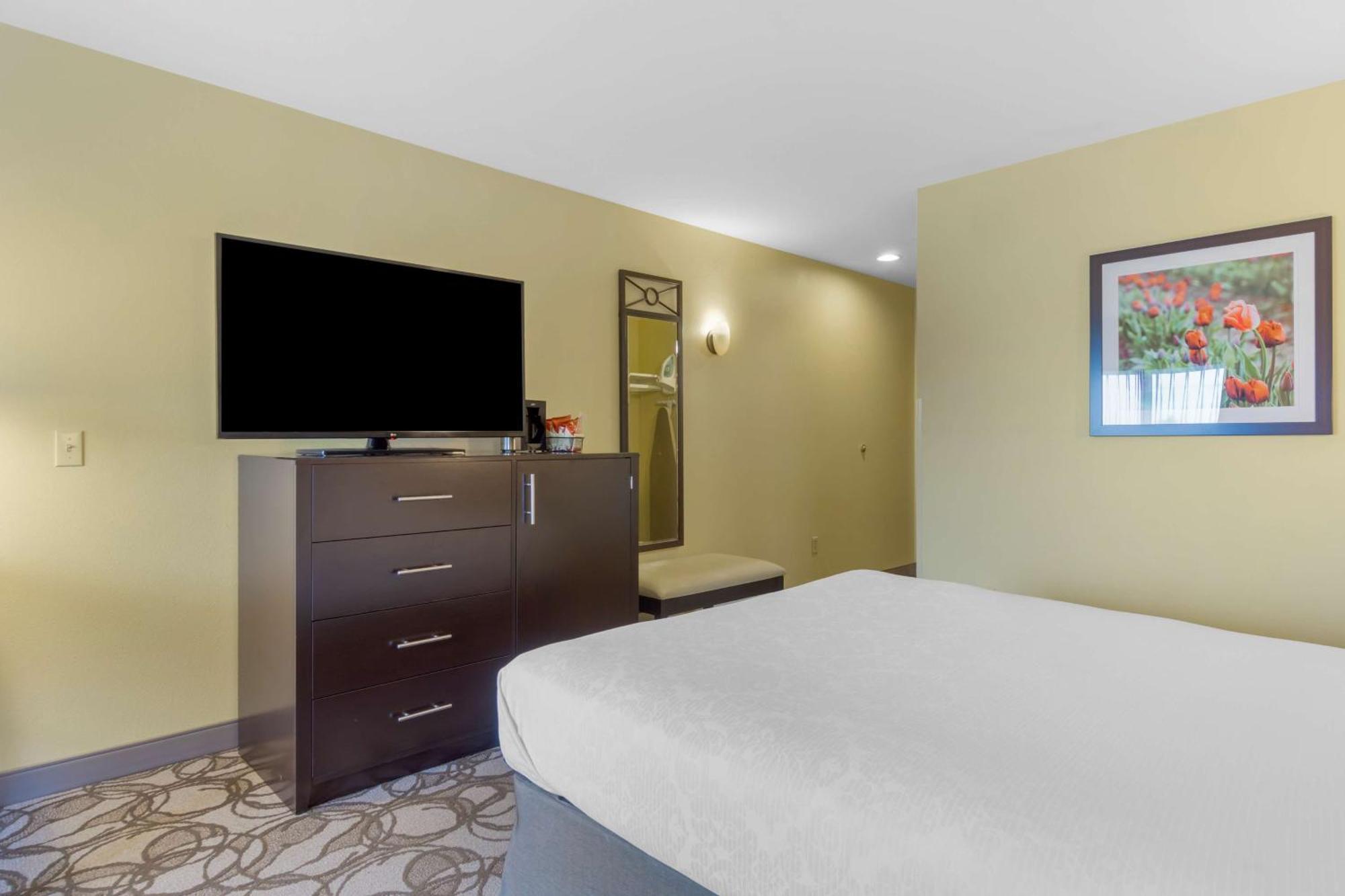 Best Western Plus Plaza By The Green Kent Exterior photo